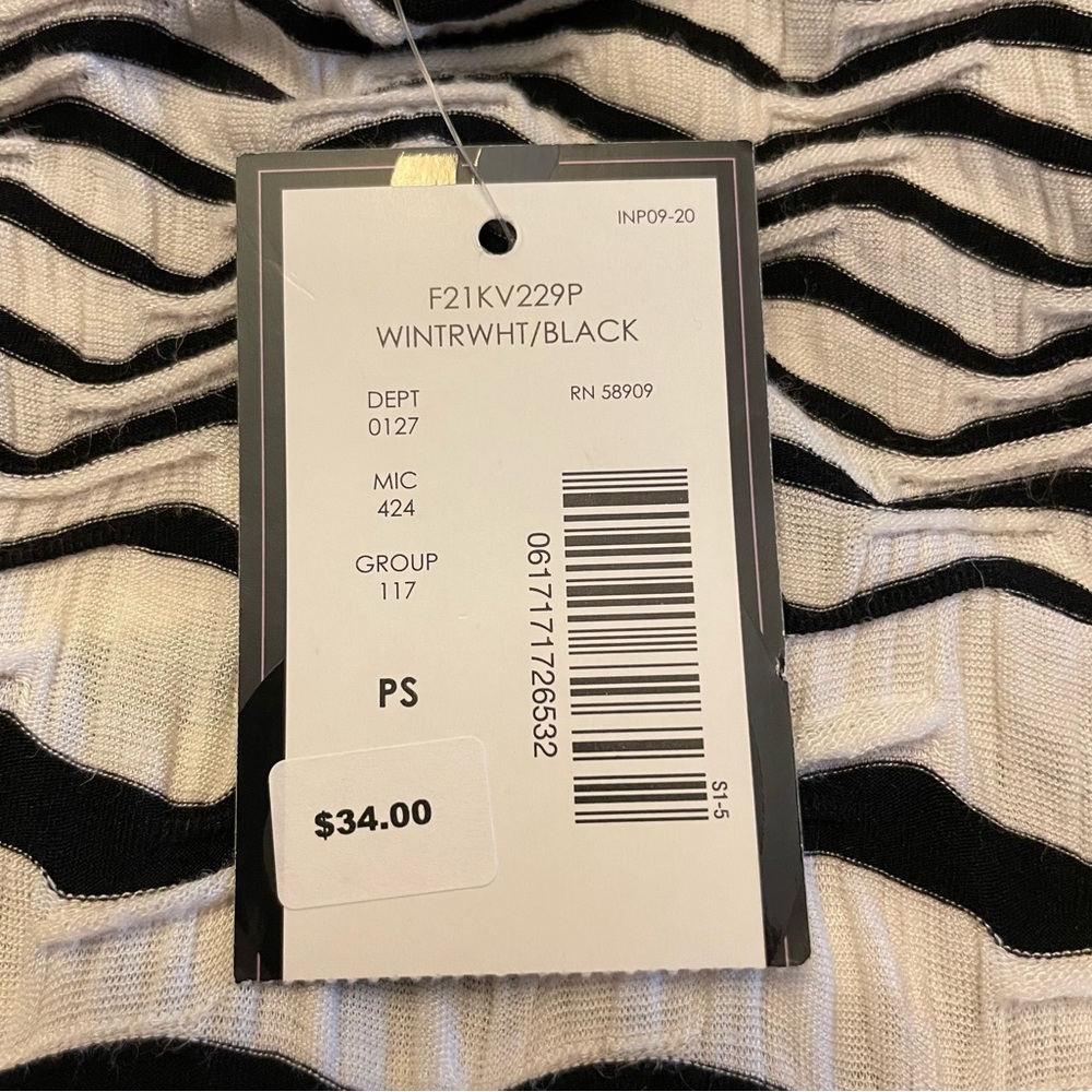 Investments Petites ¾ Sleeve Tunic Top.  Size PS - Picture 8 of 9